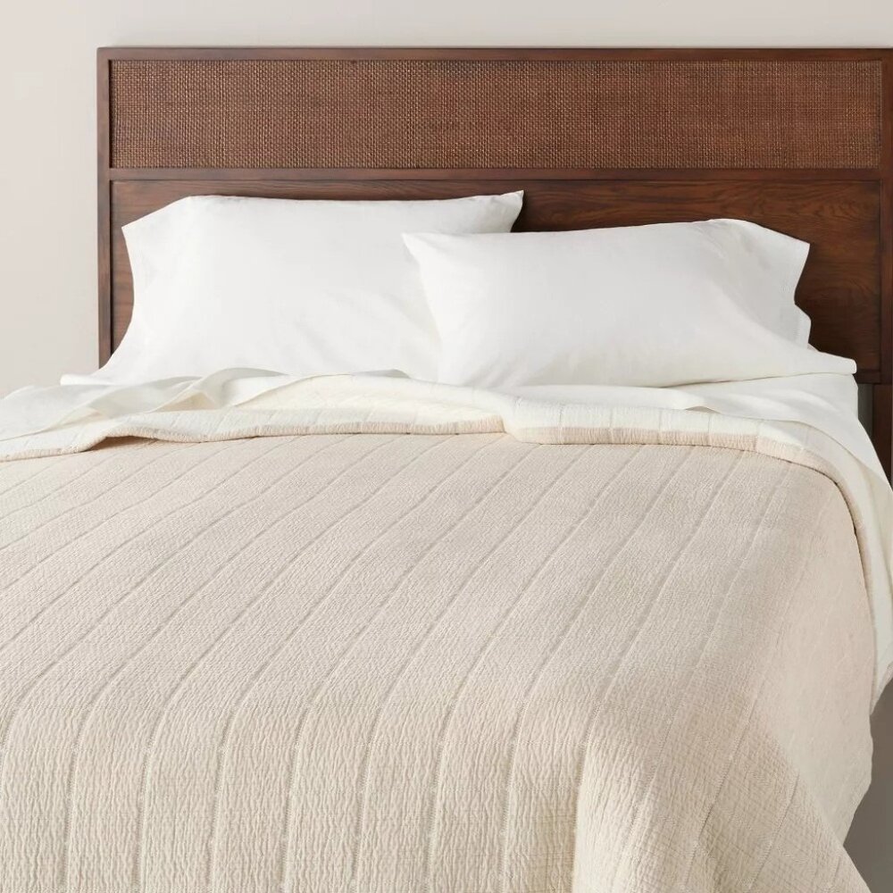 Hearth & Hand Textured Grid Design Beige & Cream Queen Coverlet 88" x 92" NWOT